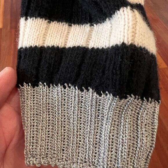 Gucci Black and White Embroidered Crew Neck Sweater - Picture 5 of 12